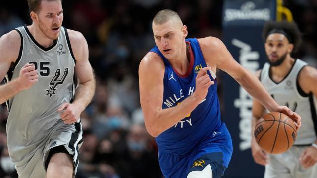 开云-新赛季开局状态火热 约基奇朝着卫冕MVP狂奔而去