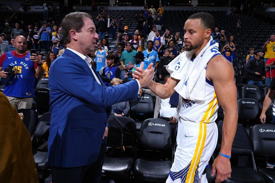 开云体育网址-16战15胜，勇士找到赢球秘诀！3公式解放库里2改变弥补巴特勒报销